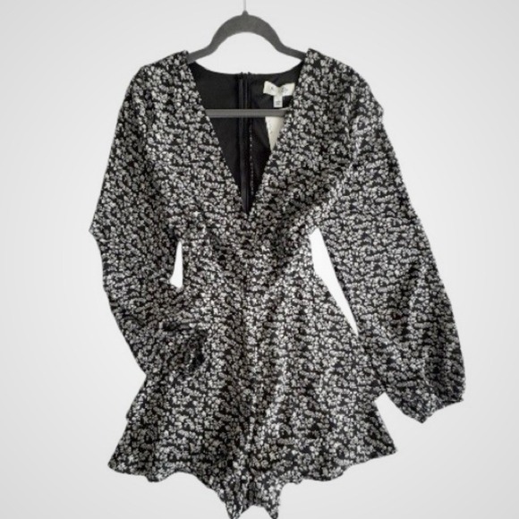 She + Sky Dresses & Skirts - She + Sky Monochrome Floral Romper‎ Size Large